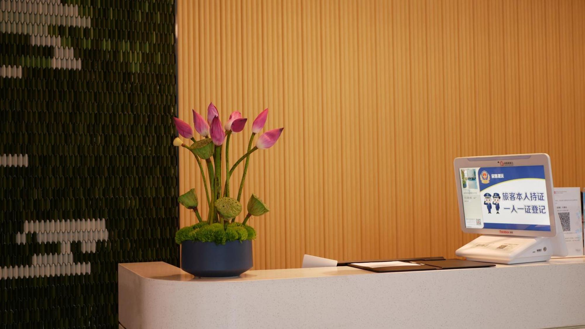 Hilton Garden Inn Shenzhen Airport,Enjoy 24-Hour One Way Free Delivery From Hotel To Shenzhen Baoan Airport On The Hour Thẩm Quyến Ngoại thất bức ảnh