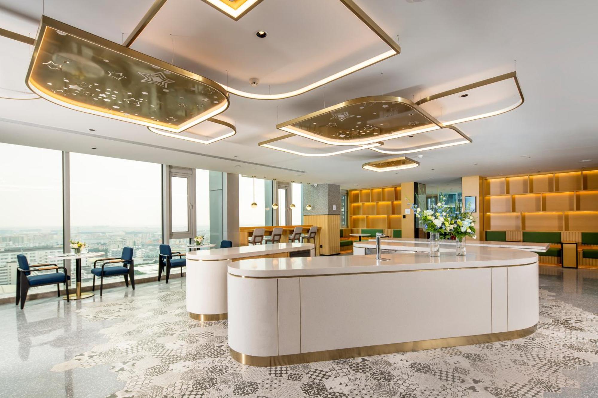 Hilton Garden Inn Shenzhen Airport,Enjoy 24-Hour One Way Free Delivery From Hotel To Shenzhen Baoan Airport On The Hour Thẩm Quyến Ngoại thất bức ảnh